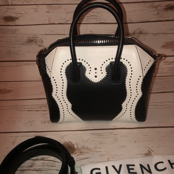 Givenchy Antigona Black & White Leather Crossbody - Picture 3 of 6